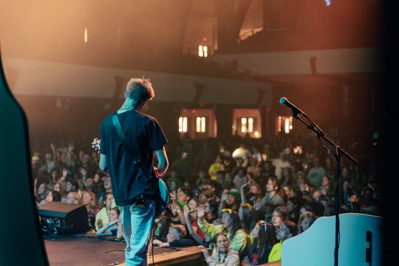 Live crowd